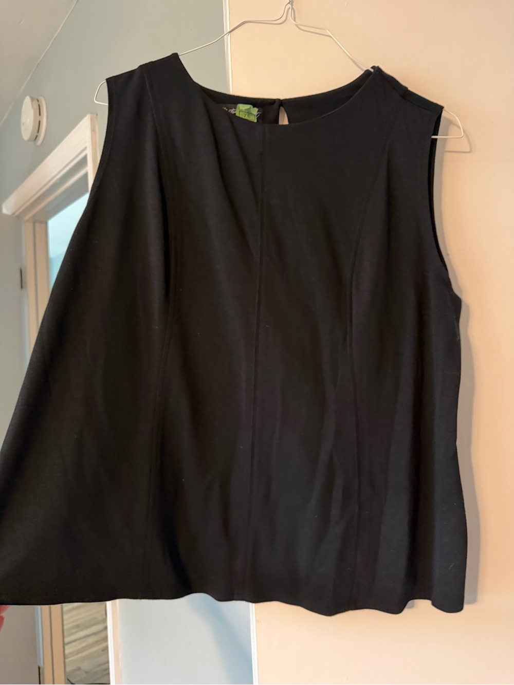 Women's Black Sleeveless Tank Top - Classic Work-to-Weekend